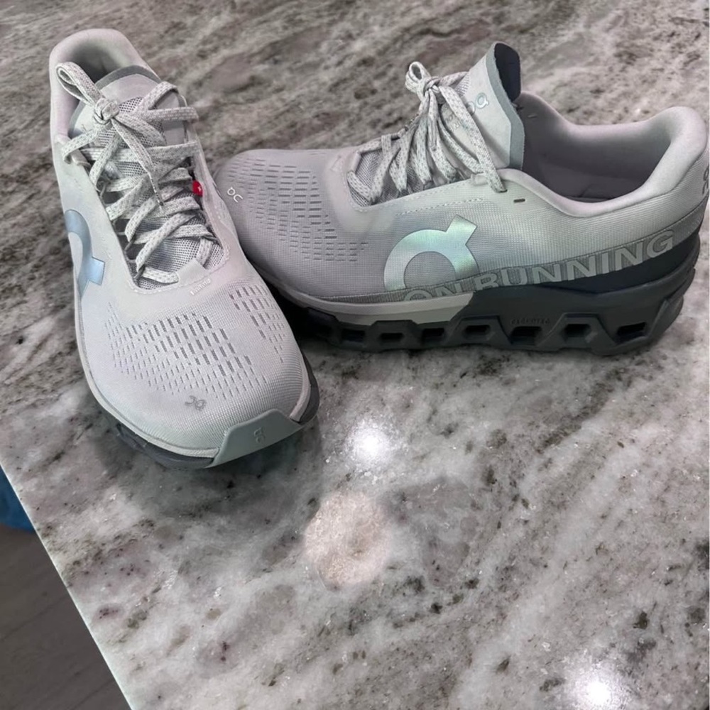 ON Men's Gray Athletic Shoes